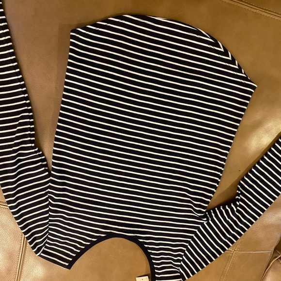 (Petite)scoop neck Long sleeve shirt - Picture 3 of 6